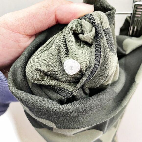 Lululemon Wunder Under Crop High Rise Full-On Luxtreme Camo Green Size 2 - Picture 5 of 5